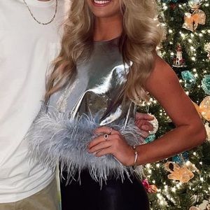 QUEENIE METALLIC FEATHER TRIM TOP - SILVER
